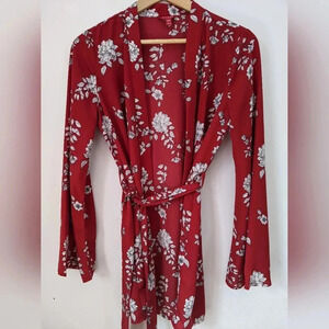 Guess shirt red and white floral pattern kimono style open front - XS